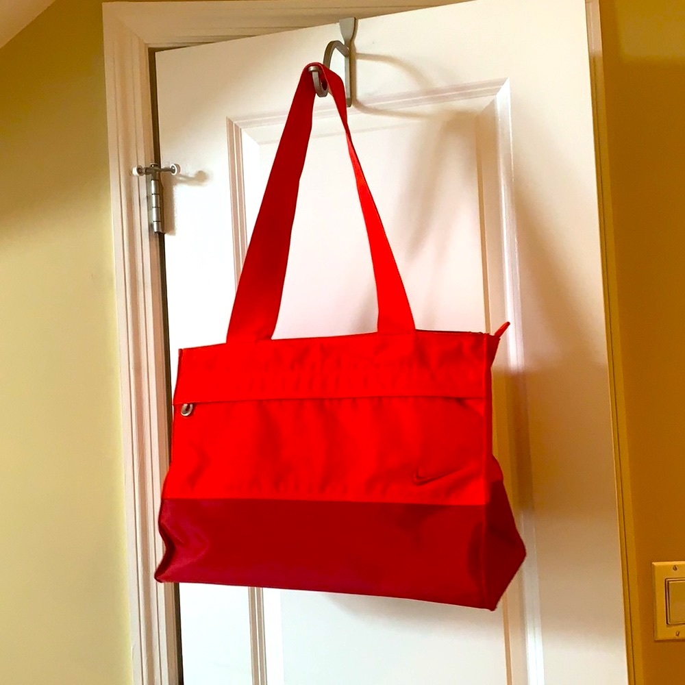 Nike red and orange gyn/travel bag